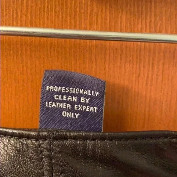 Ann Taylor Black Leather Knee Length Skirt, size 8P - Picture 6 of 9